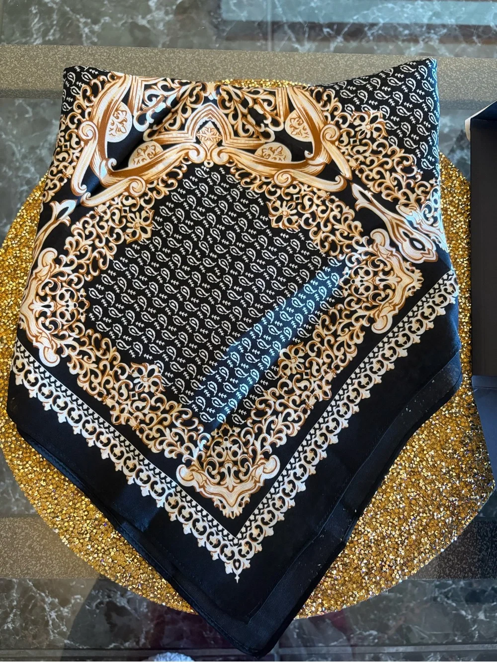 ANDANTINO black scarf